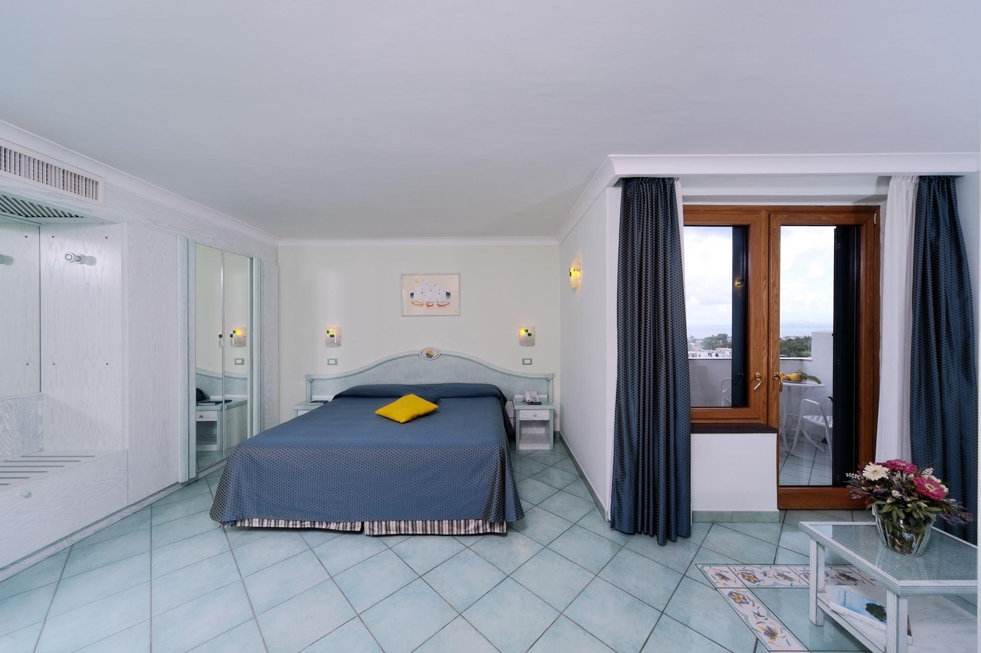 איסקיה Hotel Bellevue Benessere & Relax מראה חיצוני תמונה