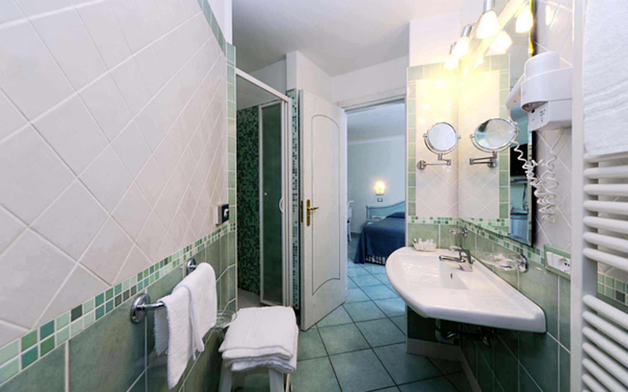 איסקיה Hotel Bellevue Benessere & Relax מראה חיצוני תמונה